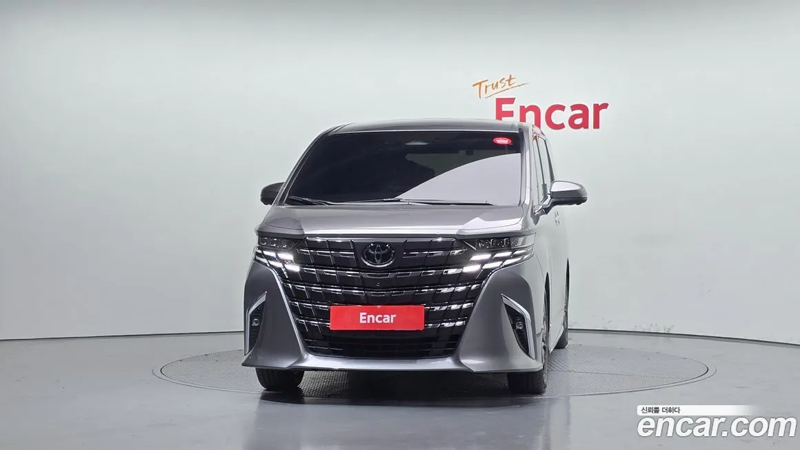 Toyota Alphard — фото 3