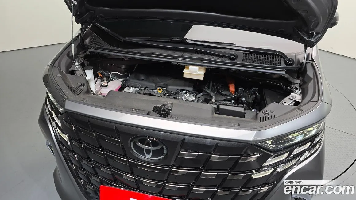 Toyota Alphard — фото 6