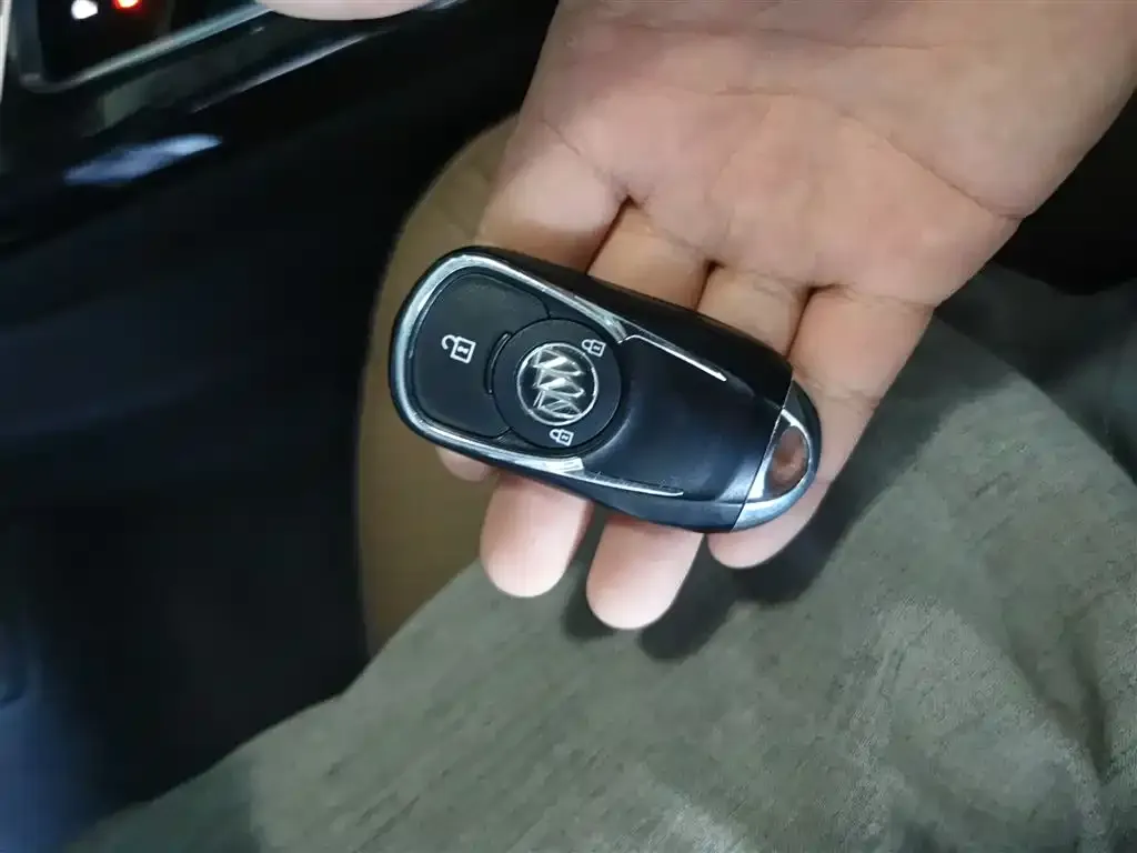 Buick GL6 2023 из CN, фото 9