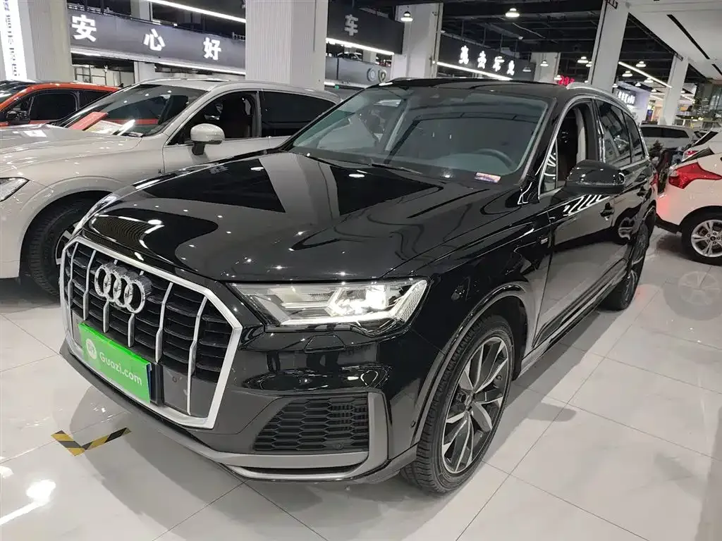 Audi Q7 2023 из CN, фото 1