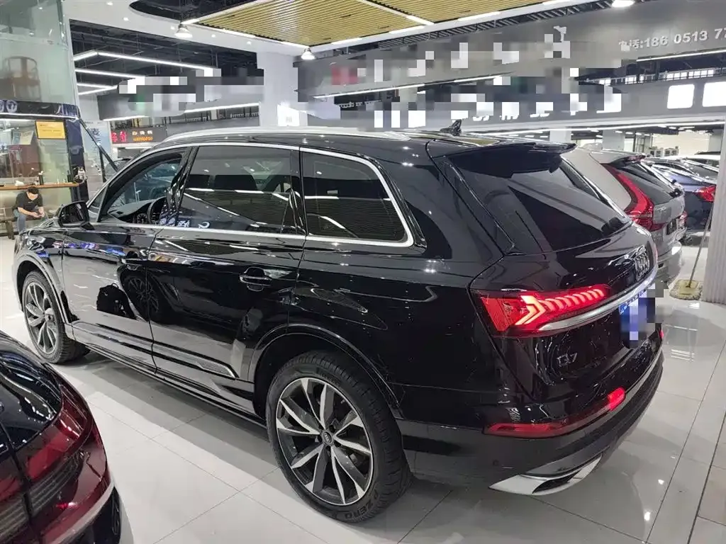 Audi Q7 2023 из CN, фото 5