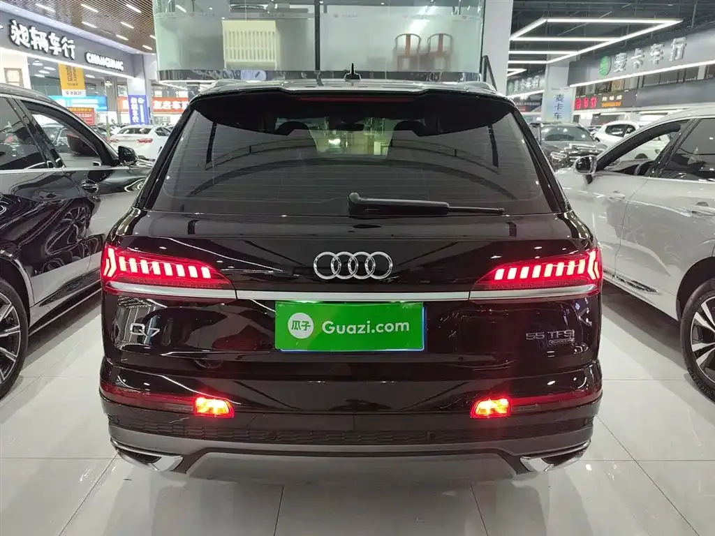 Audi Q7 2023 из CN, фото 6