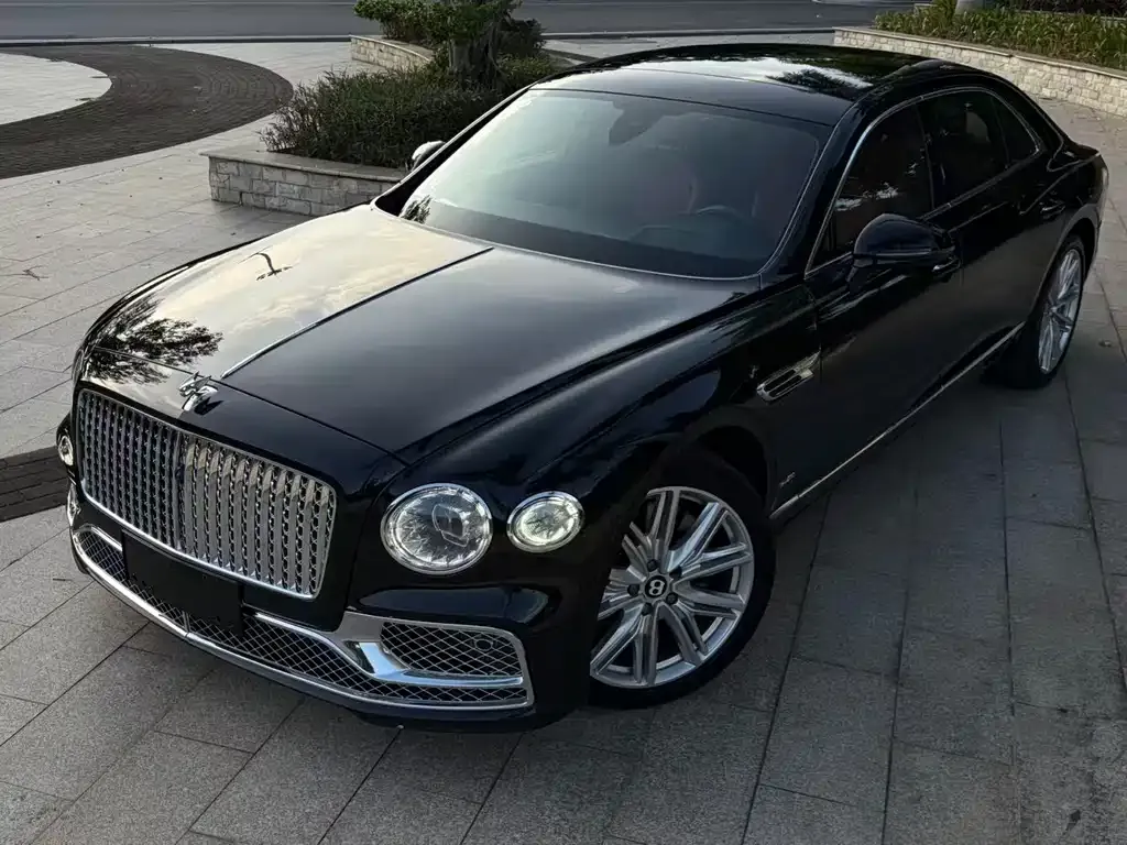 Bentley Flying Spur — фото 1
