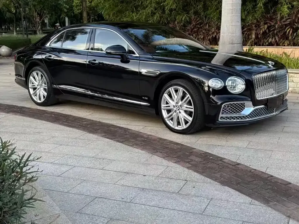 Bentley Flying Spur — фото 3
