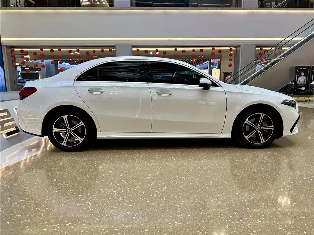 Mercedes-Benz A-Class 2023 из CN, фото 4