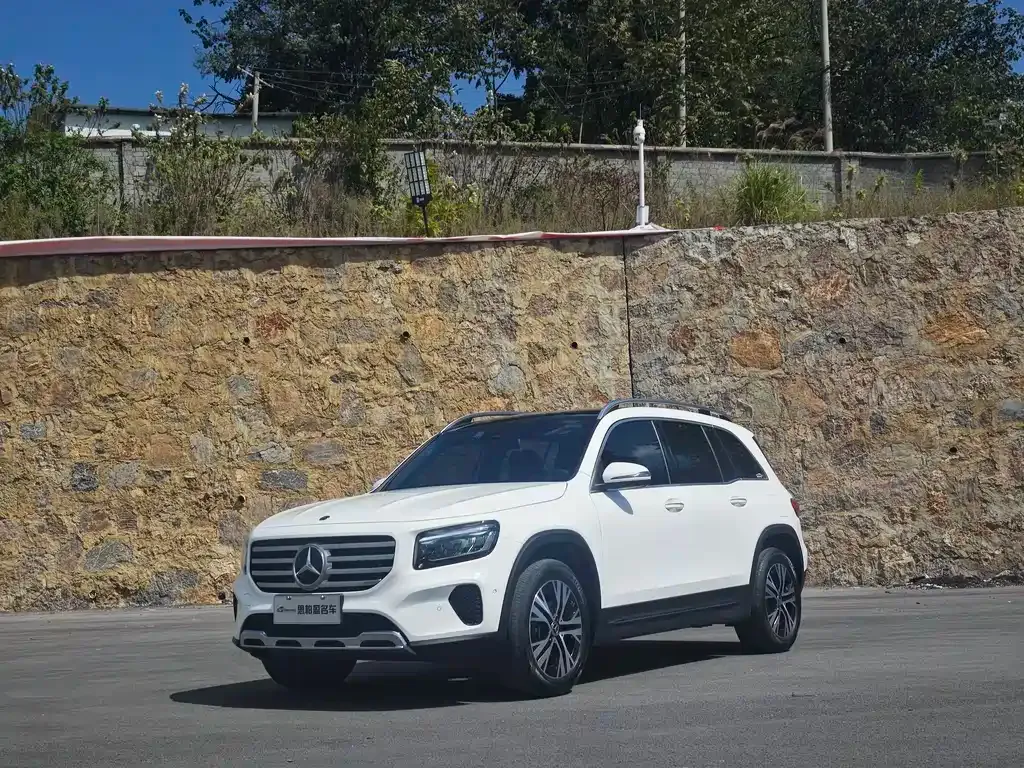 Mercedes-Benz GLB — фото 1