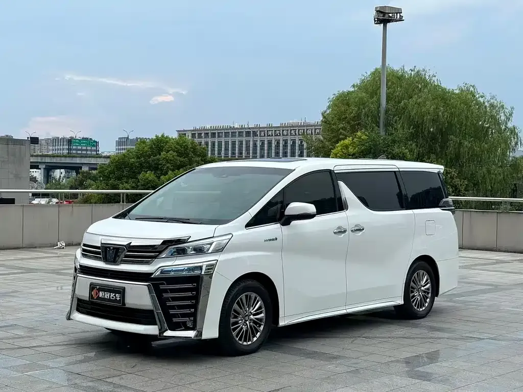 Toyota Vellfire 2022 из CN, фото 1