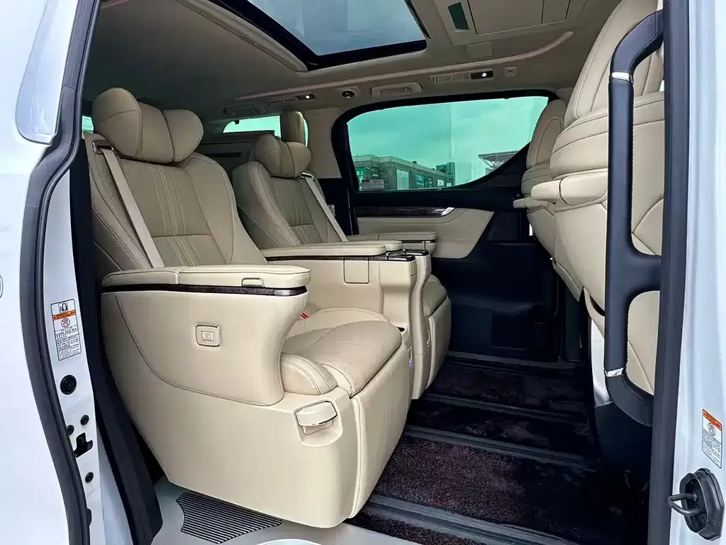Toyota Vellfire 2022 из CN, фото 8