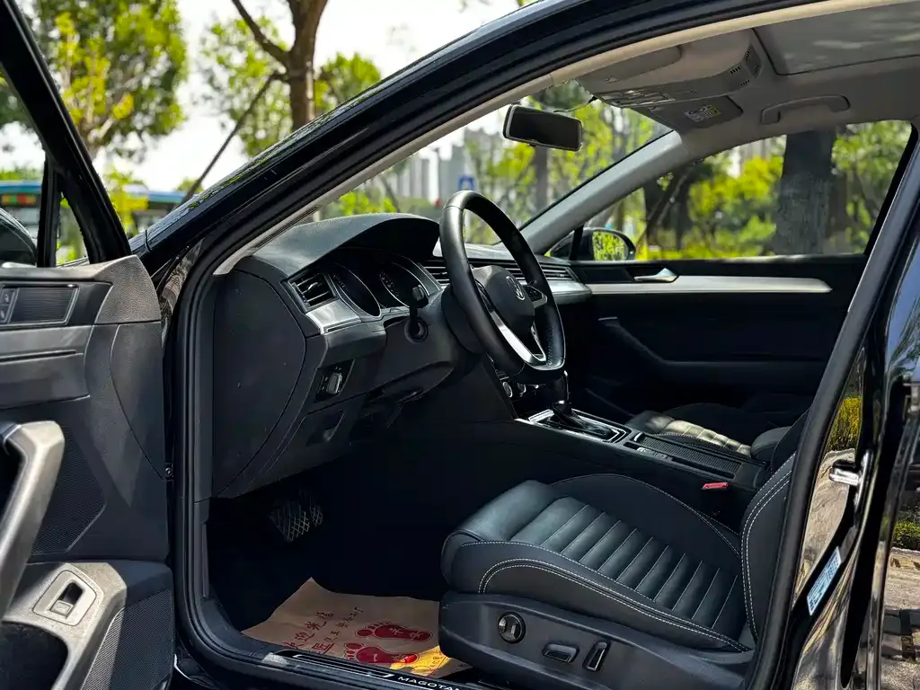 Volkswagen Magotan 2023 из CN, фото 4