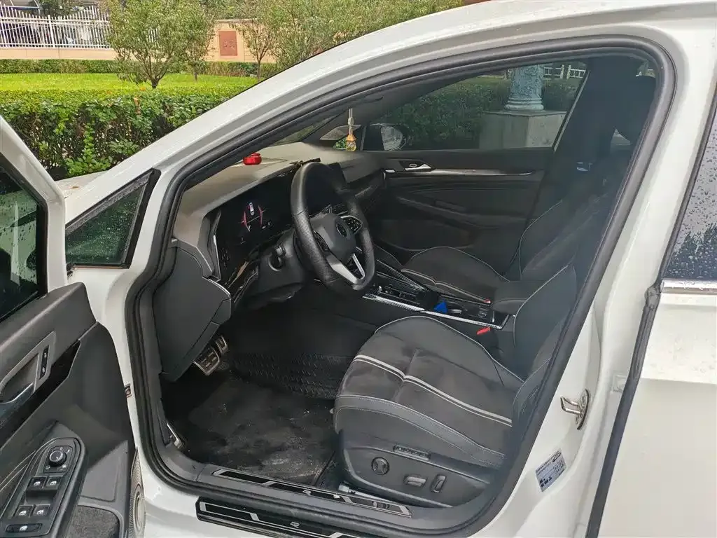 Volkswagen Golf 2023 из CN, фото 7