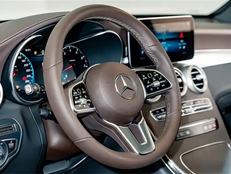 Mercedes-Benz GLC — фото 10