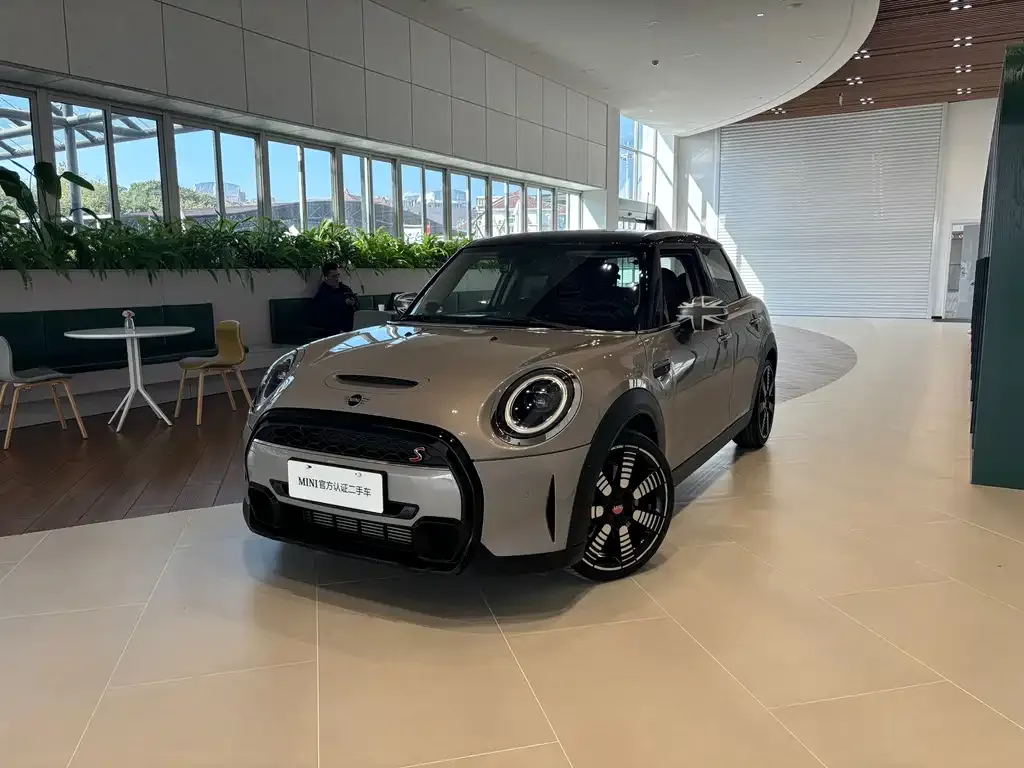 MINI Cooper (3-door) 2023 из CN, фото 1