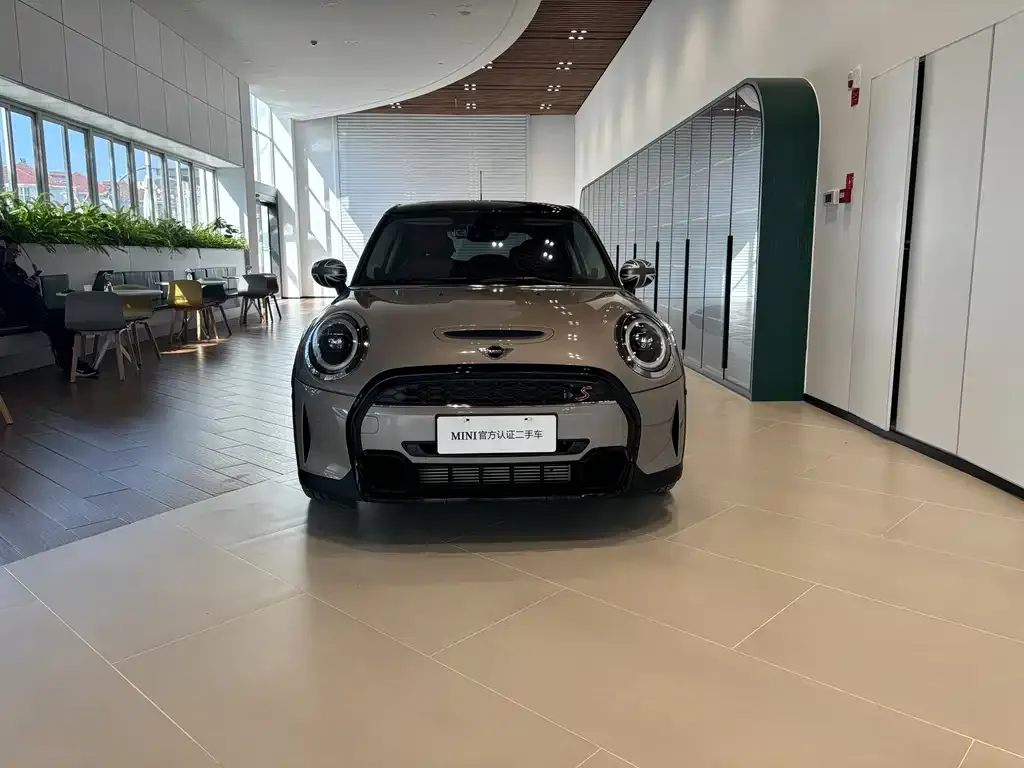MINI Cooper (3-door) 2023 из CN, фото 2