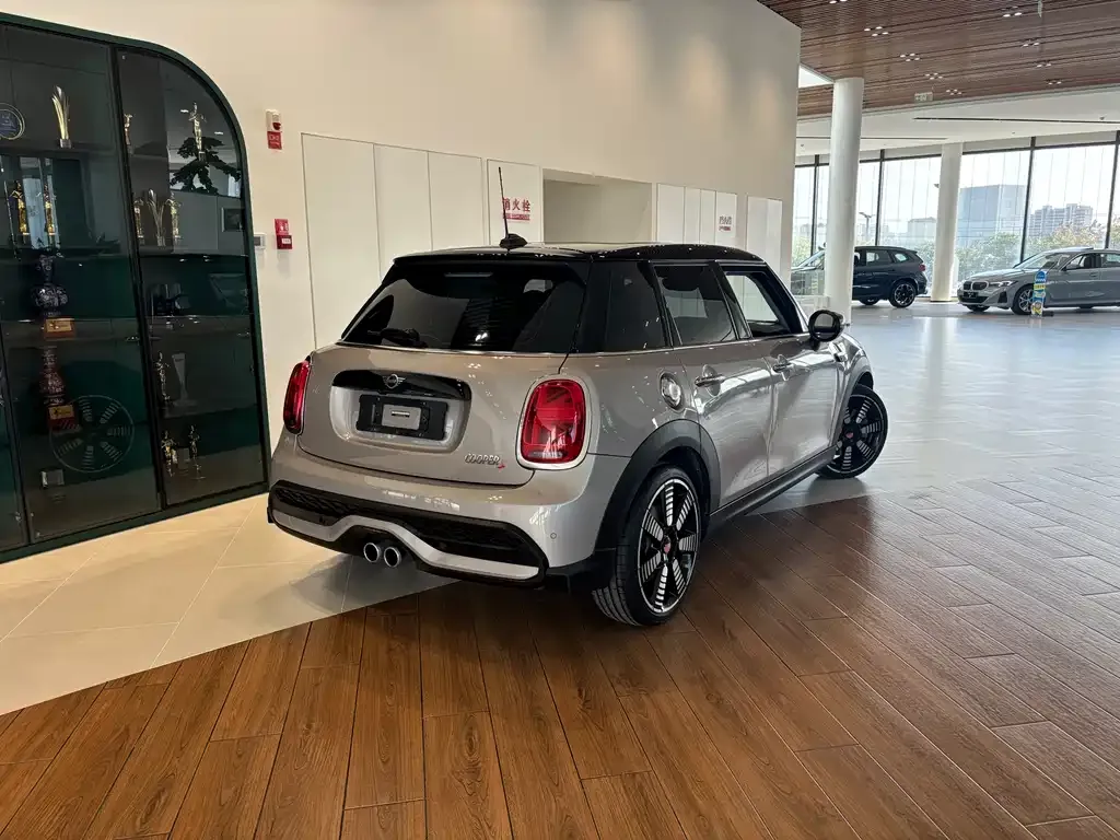 MINI Cooper (3-door) 2023 из CN, фото 4