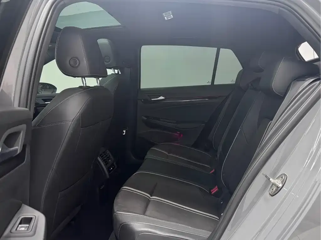 Volkswagen Golf 2022 из CN, фото 9