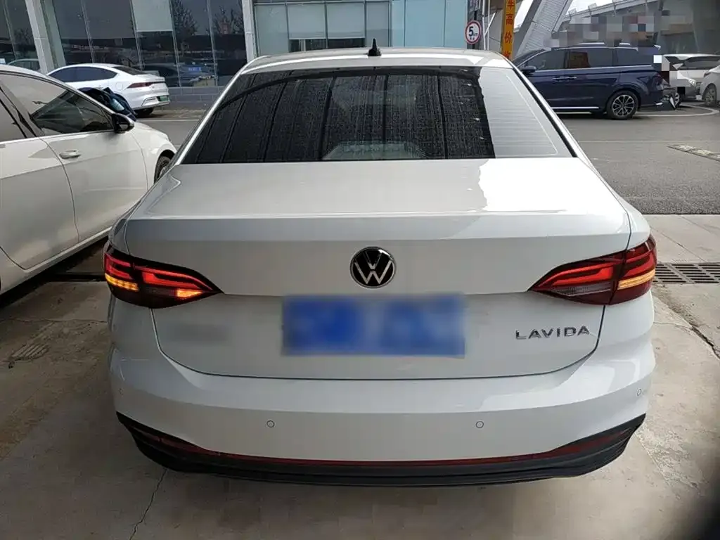 Volkswagen Lavida 2023 из CN, фото 6