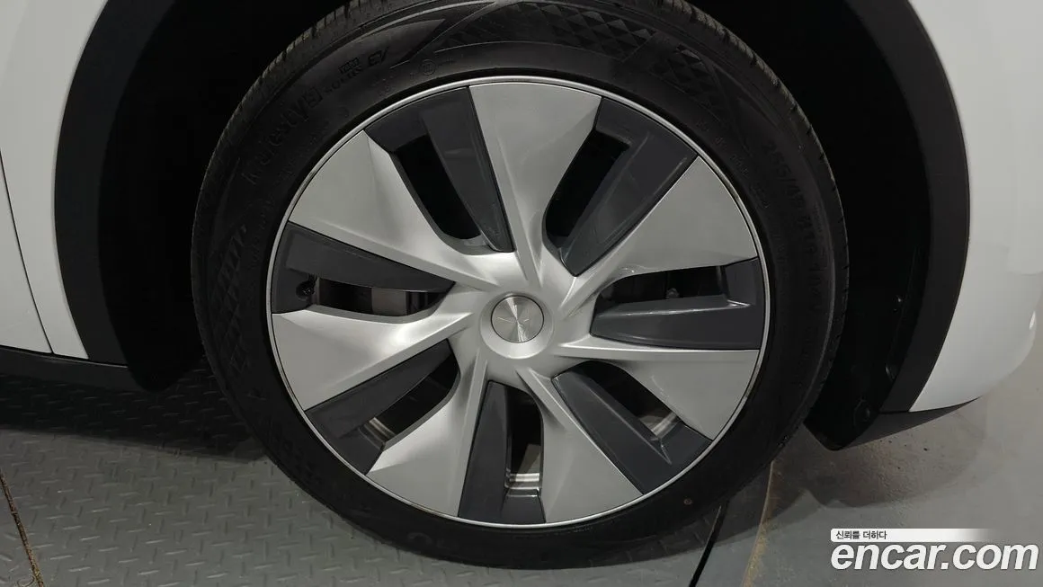 Tesla Model Y 2023 из KR, фото 5