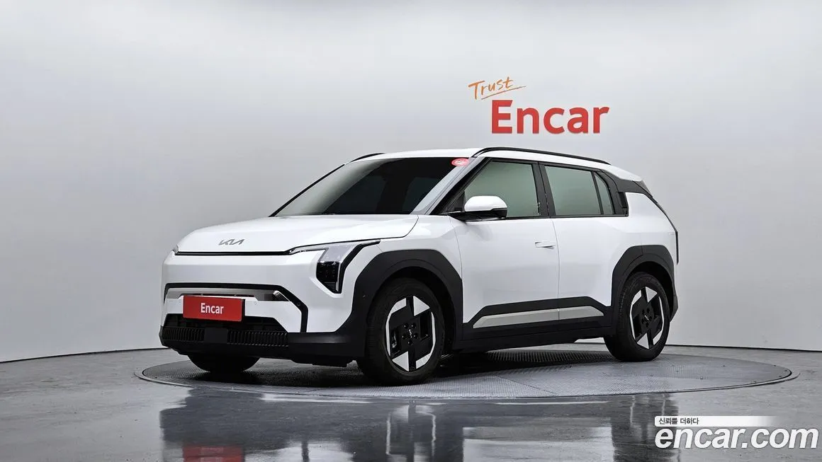 Kia EV3 — фото 1