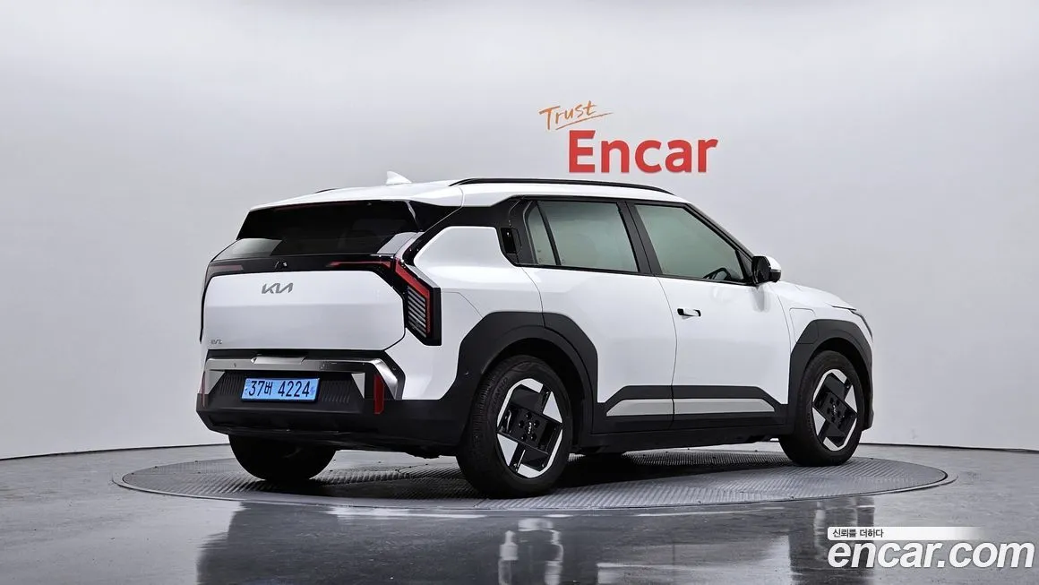 Kia EV3 — фото 2