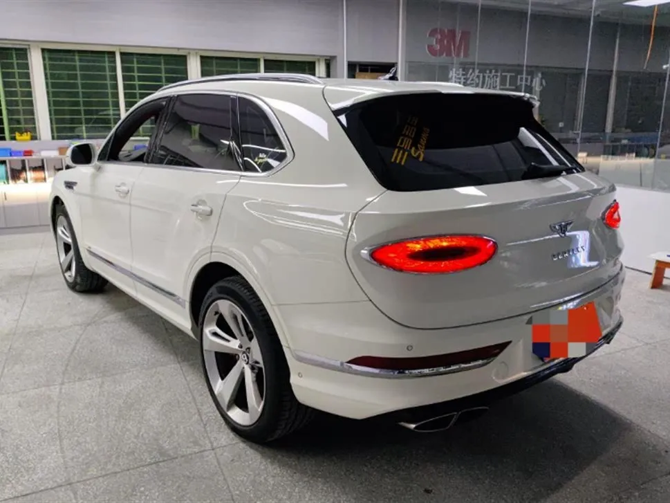Bentley Bentayga 2022 из CN, фото 3