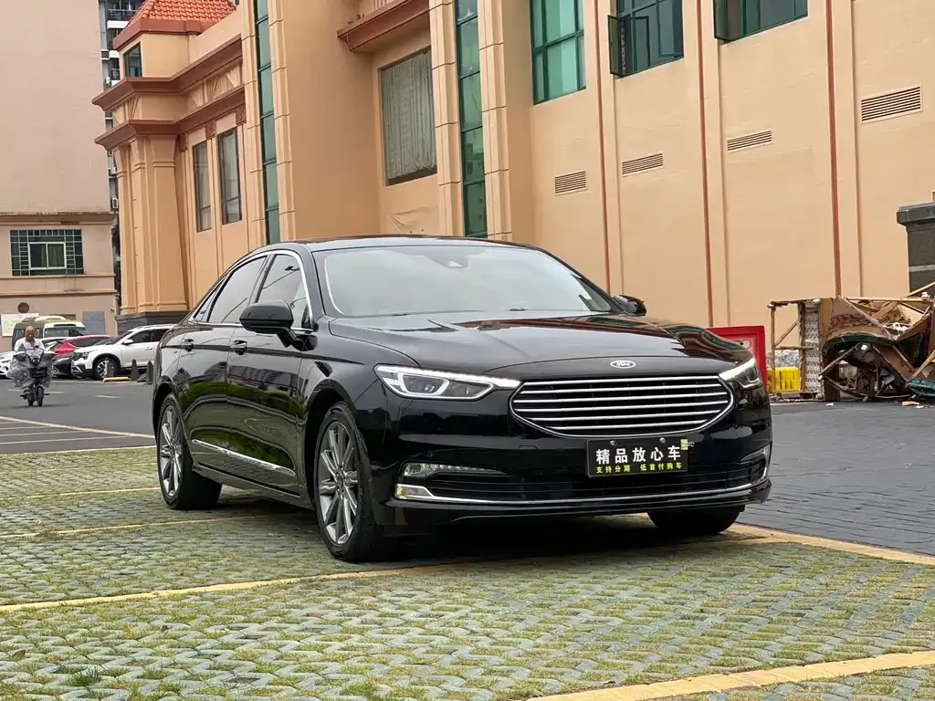Ford Taurus 2022 из CN, фото 3