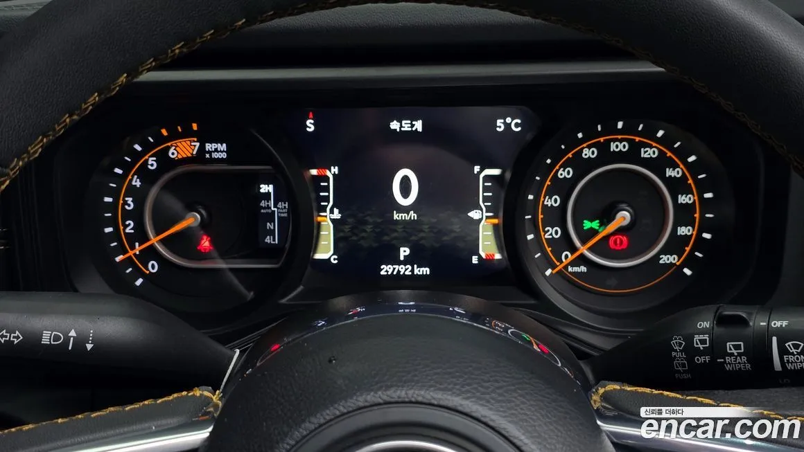 Jeep Wrangler 2024 из KR, фото 8