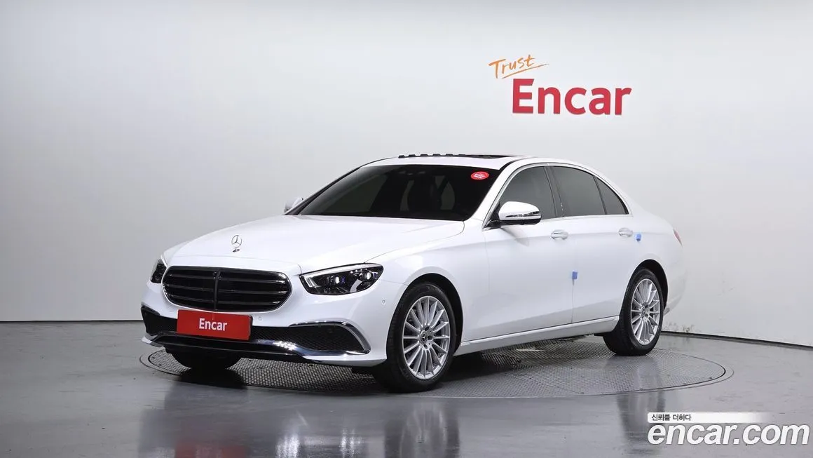 Mercedes-Benz E-Class — фото 1