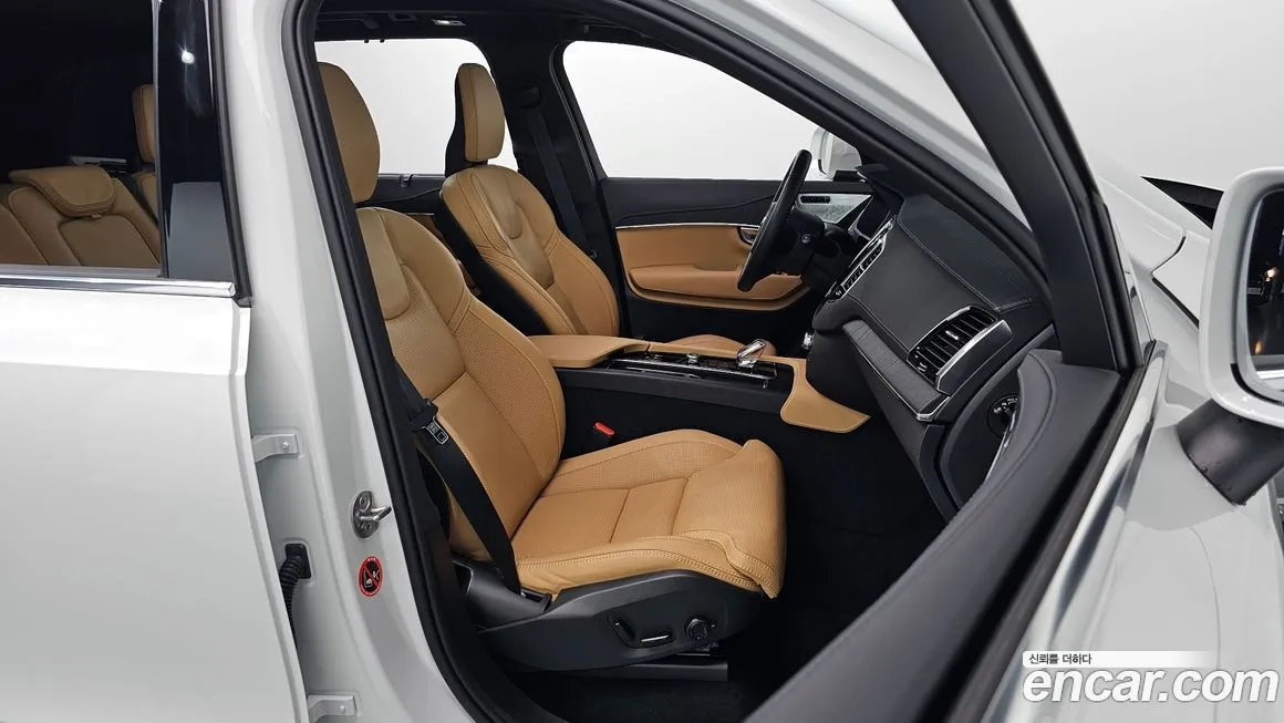 Volvo XC90 — фото 10