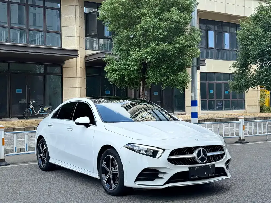 Mercedes-Benz A-Class 2023 из CN, фото 2