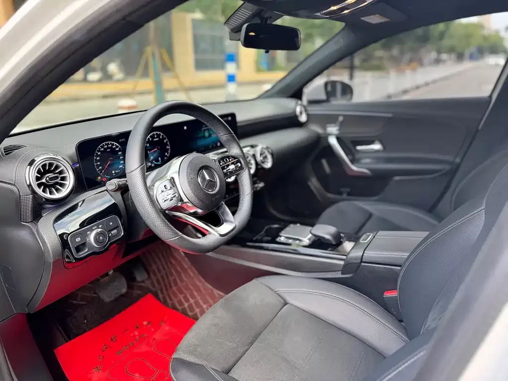 Mercedes-Benz A-Class 2023 из CN, фото 6
