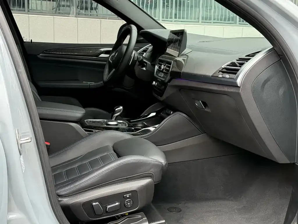 BMW X4 M40i 2024 из CN, фото 9