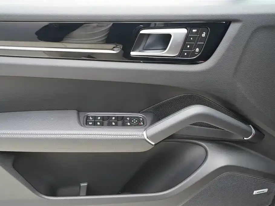 Porsche Cayenne Hybrid 2023 из CN, фото 5