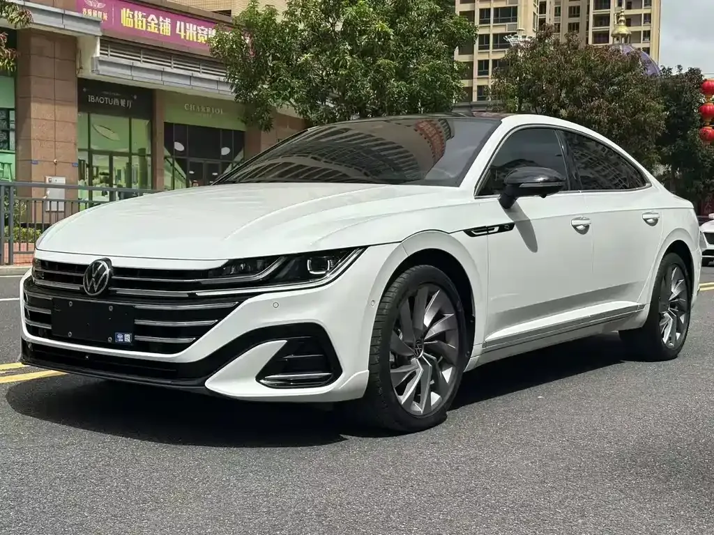 Volkswagen CC 2023 из CN, фото 1