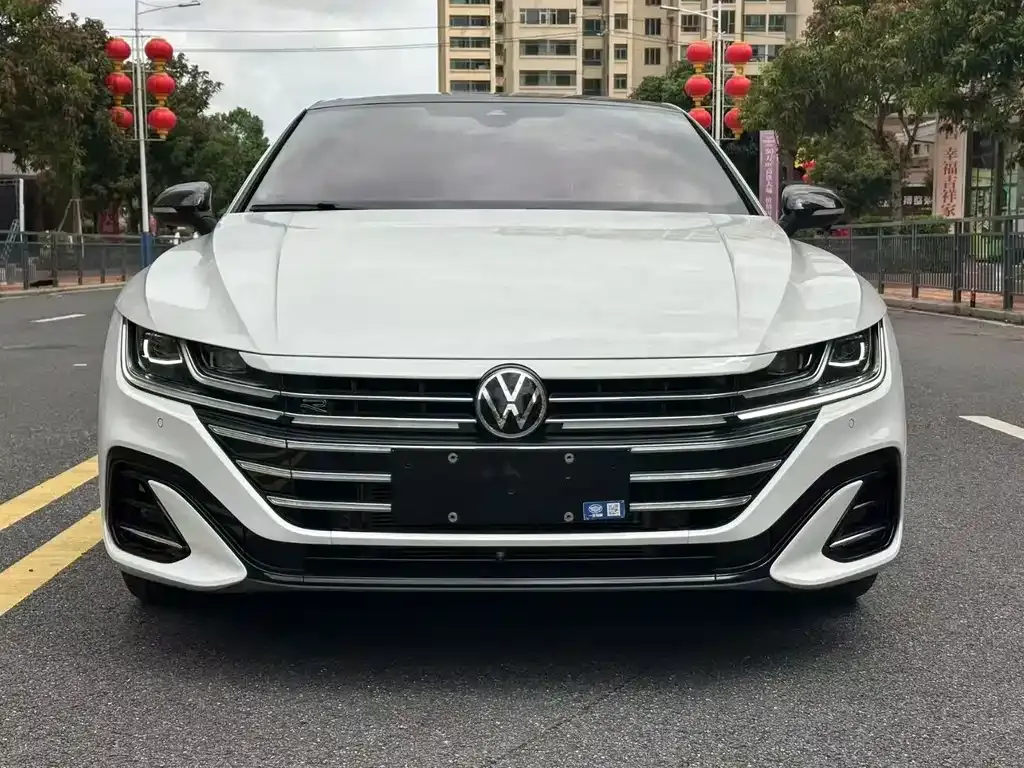 Volkswagen CC 2023 из CN, фото 2
