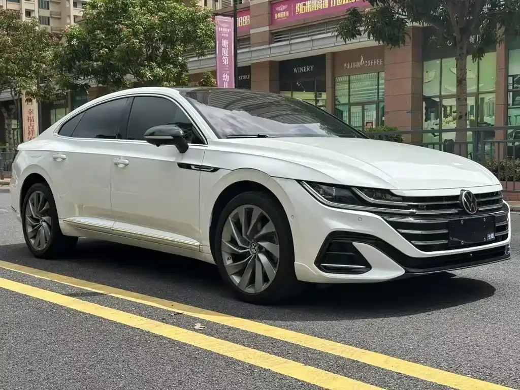 Volkswagen CC 2023 из CN, фото 3