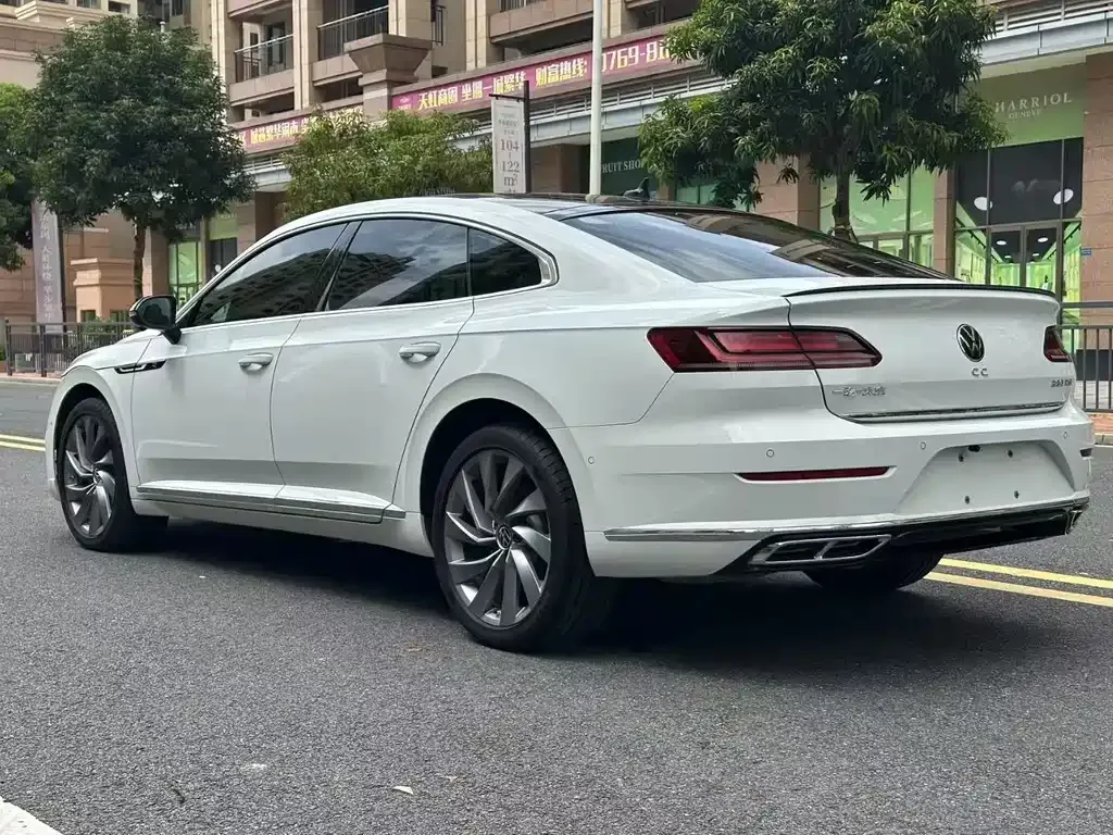Volkswagen CC 2023 из CN, фото 4