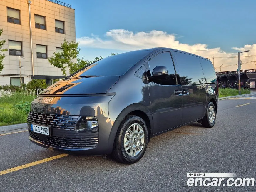 Hyundai Staria