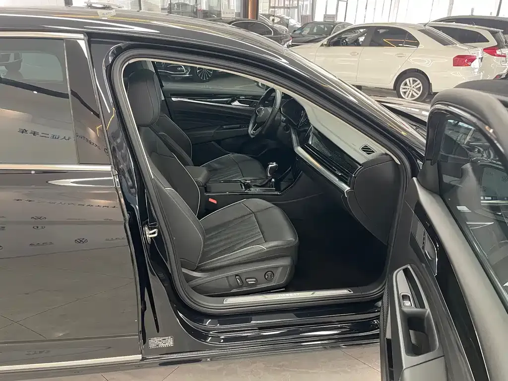 Volkswagen Passat 2022 из CN, фото 10