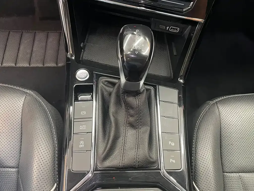 Volkswagen Passat 2022 из CN, фото 7
