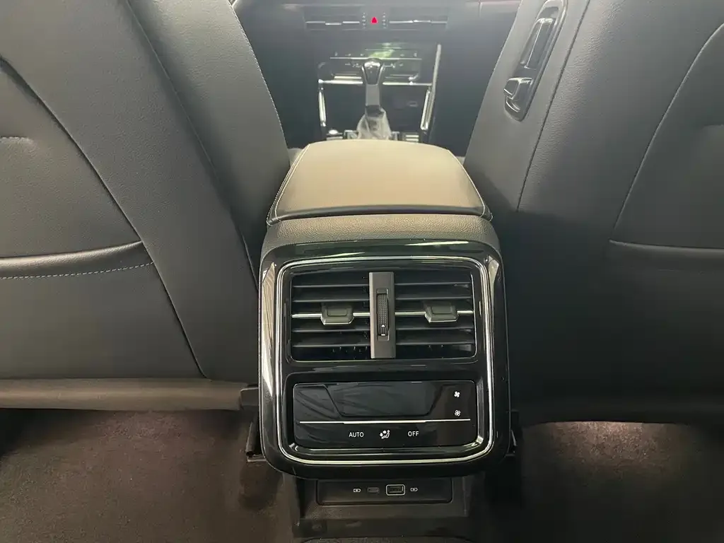 Volkswagen Passat 2022 из CN, фото 8