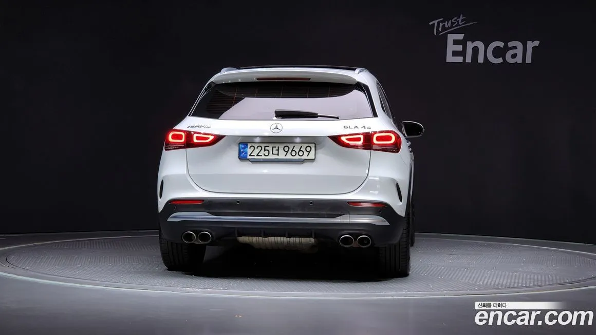 Mercedes-Benz GLA-Class — фото 4