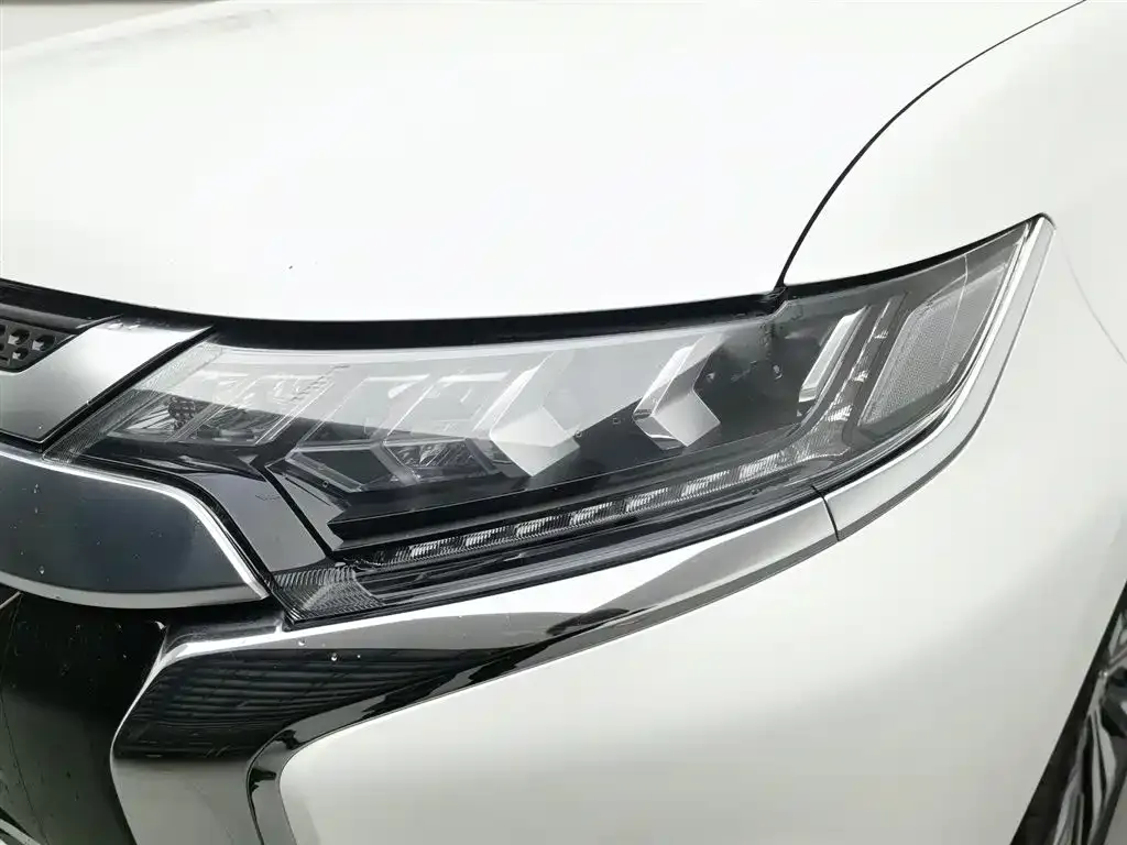 Mitsubishi Outlander 2022 из CN, фото 7