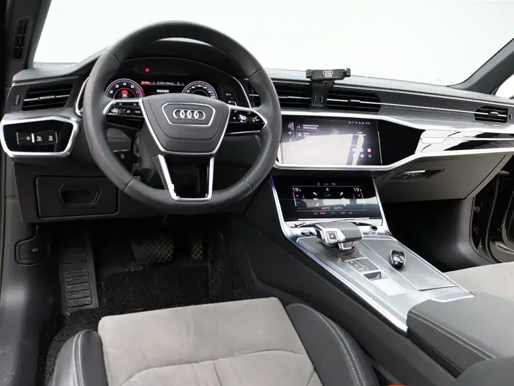 Audi A6L — фото 8