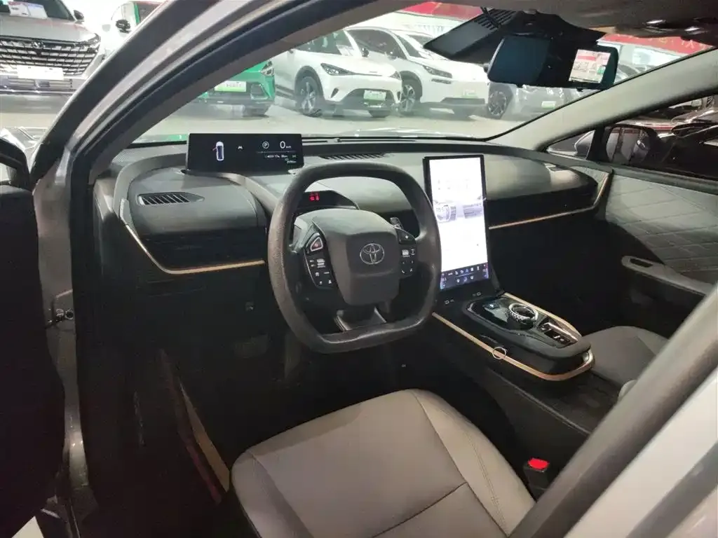 Toyota bZ3 2024 из CN, фото 10