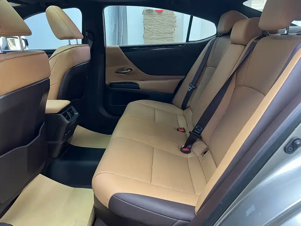 Lexus ES 2021 из CN, фото 8
