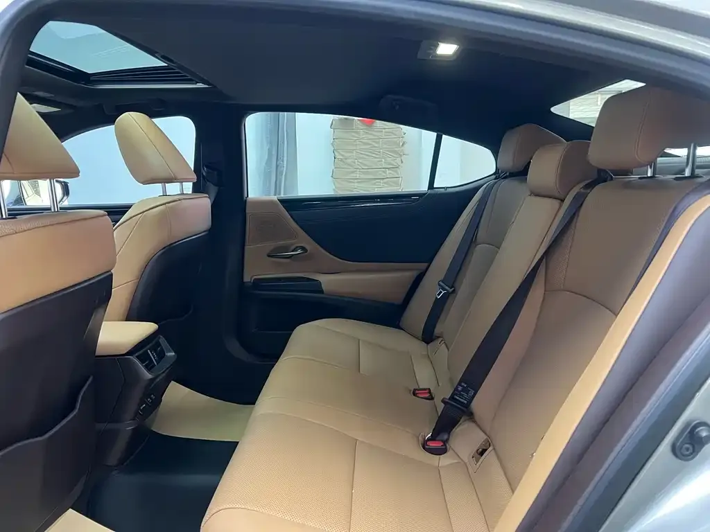 Lexus ES 2021 из CN, фото 9