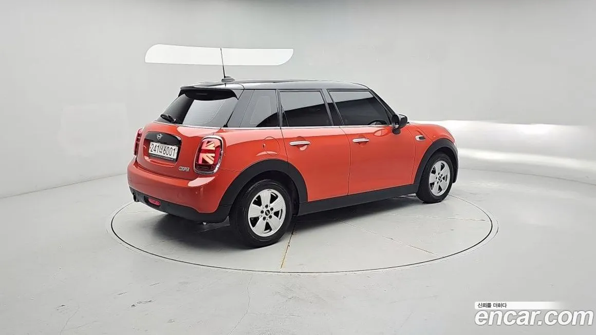 Mini Cooper 2021 из KR, фото 2