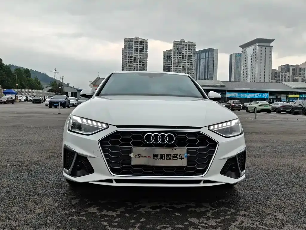 Audi A4L 2023 из CN, фото 2