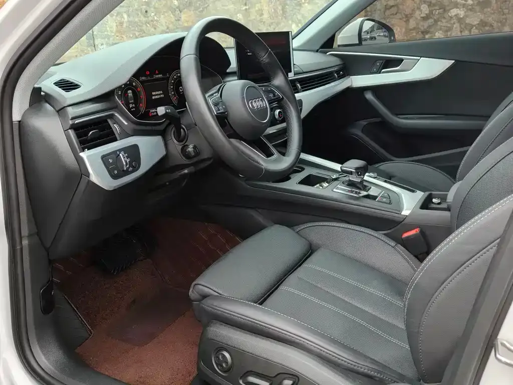 Audi A4L 2023 из CN, фото 4