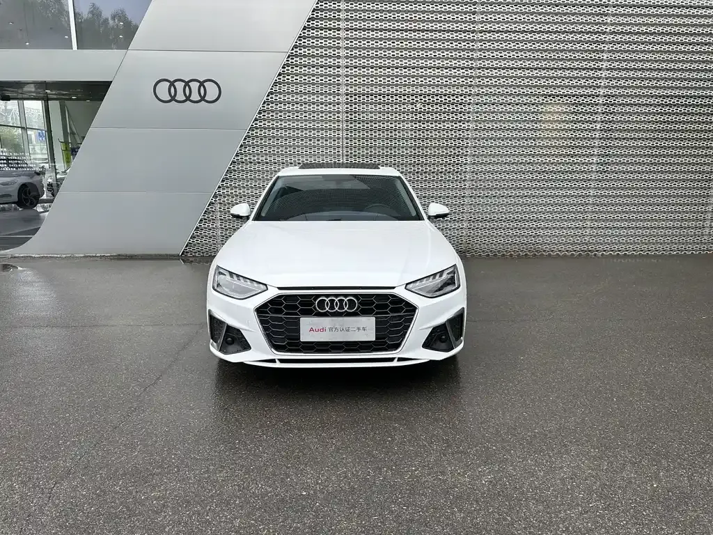 Audi A4L 2022 из CN, фото 1